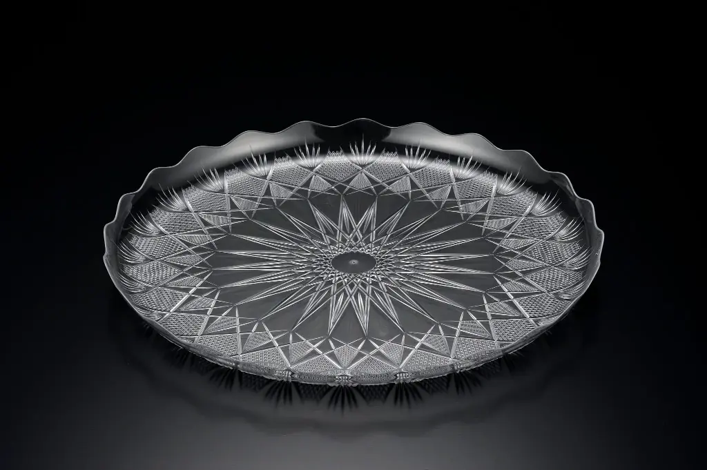 305mm Clear Round Tray Diamond Design Pk1